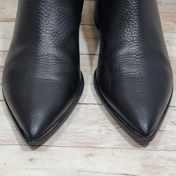 Everlane Boss boot in black pebbled leather - Picture 6 of 10